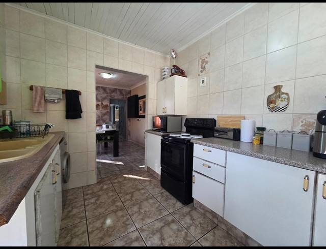 4 BEDROOM HOUSE FOR SALE IN GENERAL ALBERTSPARK
